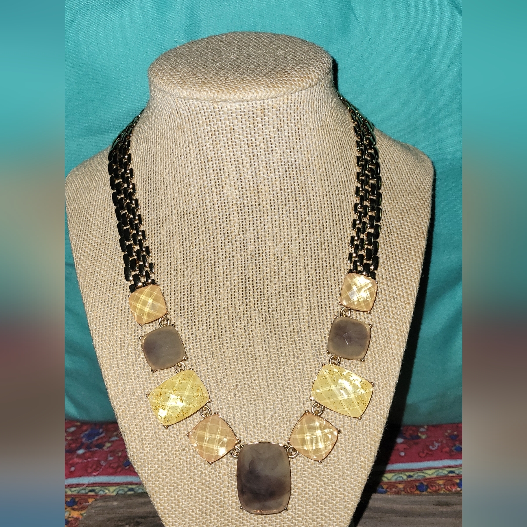 Elegant Gold And Black Necklace 15$